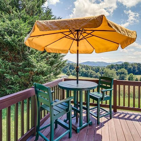 Blue Ridge Mountain Cabin With Views And Hot Tub Sparta Eksteriør billede