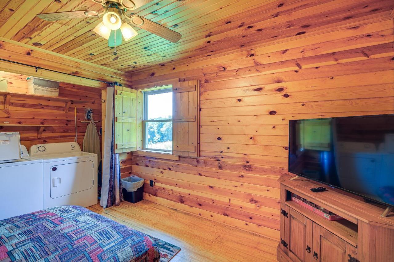 Blue Ridge Mountain Cabin With Views And Hot Tub Sparta Eksteriør billede